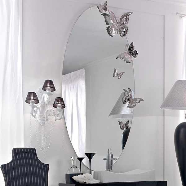 4006<br>
oval mirror with butterflies
Ø 210 x 13 x 100 cm