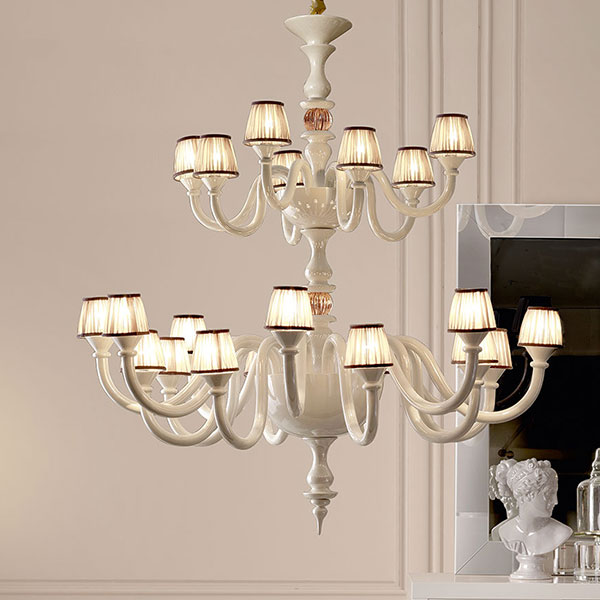 bs22<br>
24-light ceramic chandelier with crystal balls  
Ø 130 x 147 cm