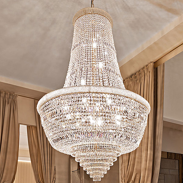 CL20<br>
18-light crystal chandelier
Ø 100 x 145 cm
