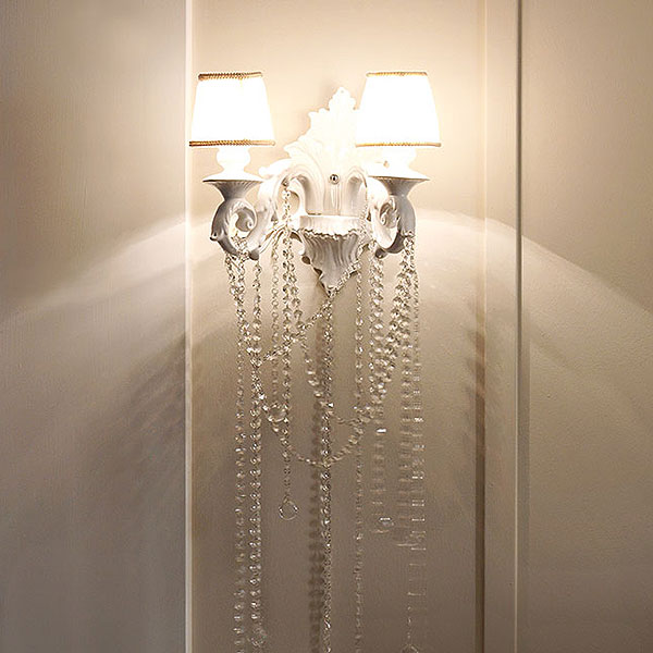 BS16/CR<br>
2-light wall sconce with crystals   
L. 43 x 34 cm