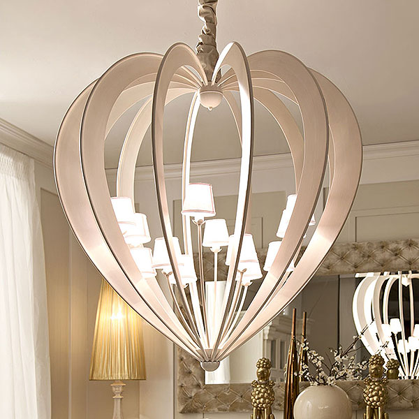 2140<br>
Heart chandelier, 12 lights   
Ø 120 x 126 cm