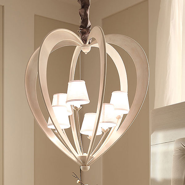 2139<br>
Heart chandelier, 6 lights   
Ø 69 x 53 cm