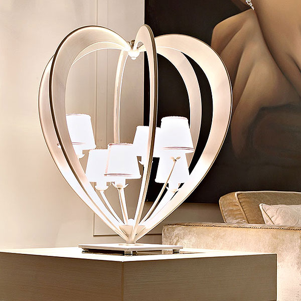 2136<br>
Heart lamp, 6 lights   
Ø 69 x 76 cm