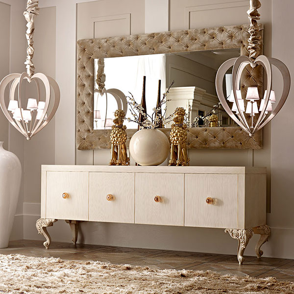 1220<br>
wooden door sideboard   
249 x 70 x 94 cm<br>

4030<br>
mirror with buttoned frame   
235 x 10 x 140 cm<br>

2139<br>
Heart chandelier, 6 lights  
Ø 69 x 76 cm
 