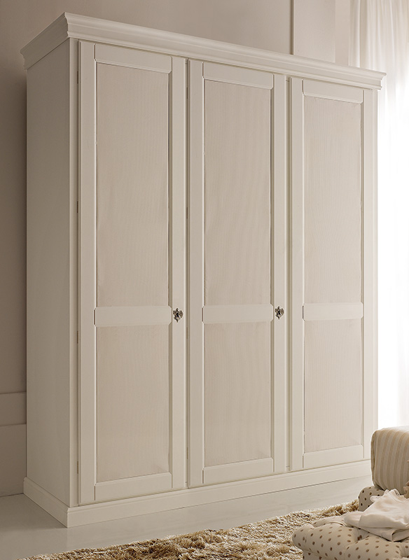 <strong>1193BT</strong> wardrobe with 3 fabric covered doors with straight cornice
L. 170 x P. 62 x H. 215 cm