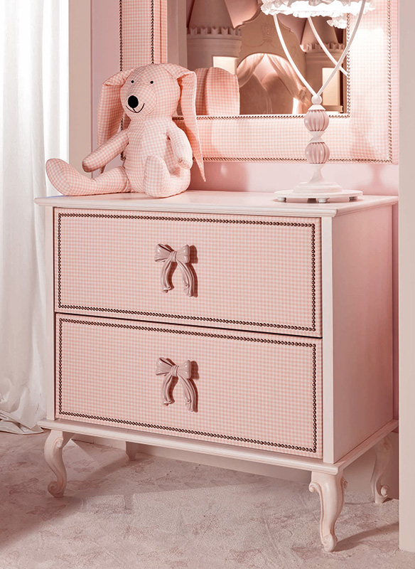 <strong>C1070</strong> dresser with 2 lined drawers with studs and SP01 handle draped bow
L. 100 x P. 50 x H. 92,50 cm