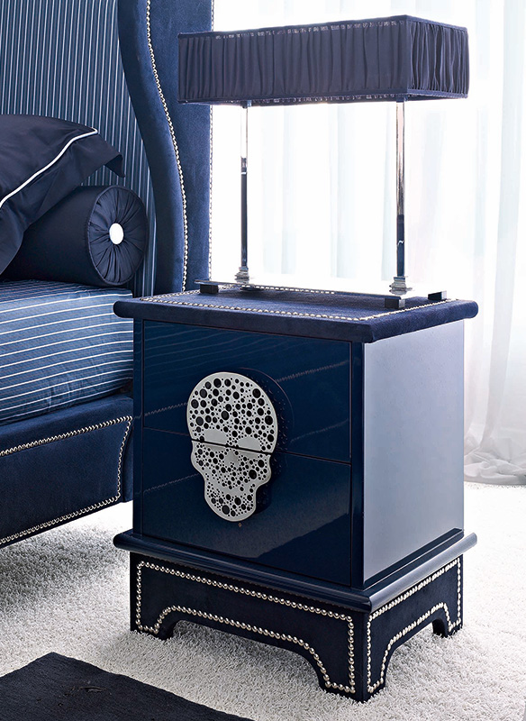 <strong>1571</strong> 2-drawer nightstand with small stainless steel skull split 
handle MR14  L. 48 x P. 39 x H. 57,5 cm