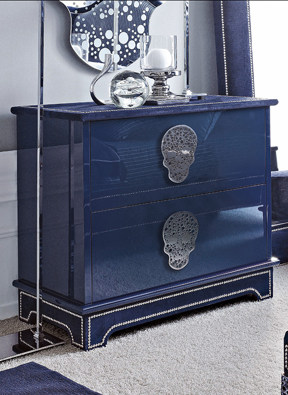 <strong>1570</strong> 2-drawer dresser with large stainless steel skull handle MR11
L.100 x P. 50 x H. 86 cm