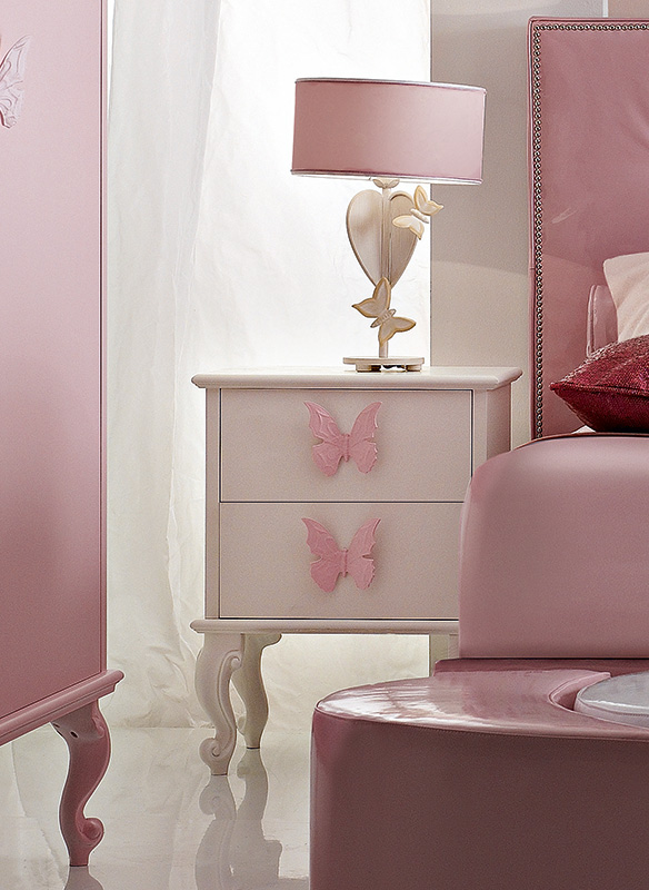 <strong>1071</strong> nightstand with large butterfly handle PF01
L. 48 x P. 39 x H. 63 cm