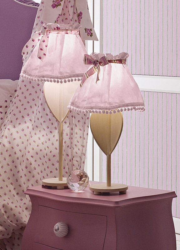 <strong>2029</strong> table lamp with petals
H. 44 cm <br>
<strong>2028</strong> table lamp with petals
H. 34 cm