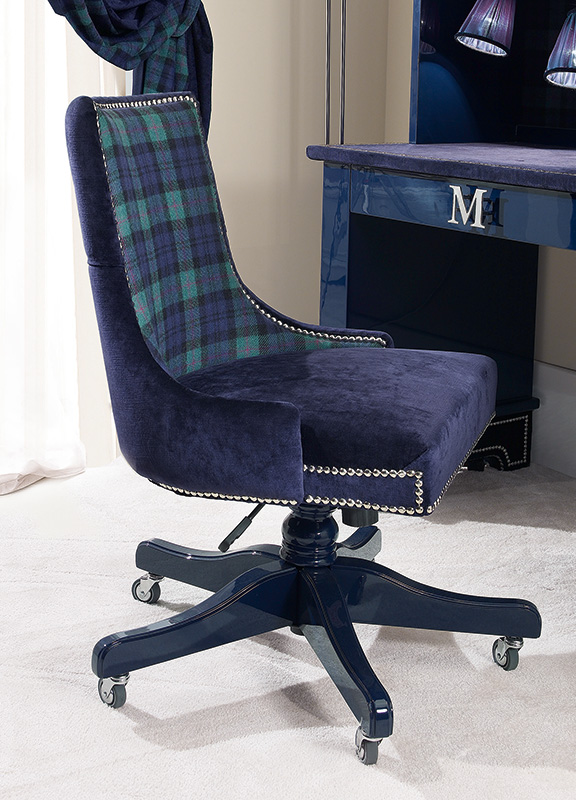 <strong>1039</strong> studded swivel chair with tufted back
L. 61 x P. 70 x H. 90 min/100 max cm