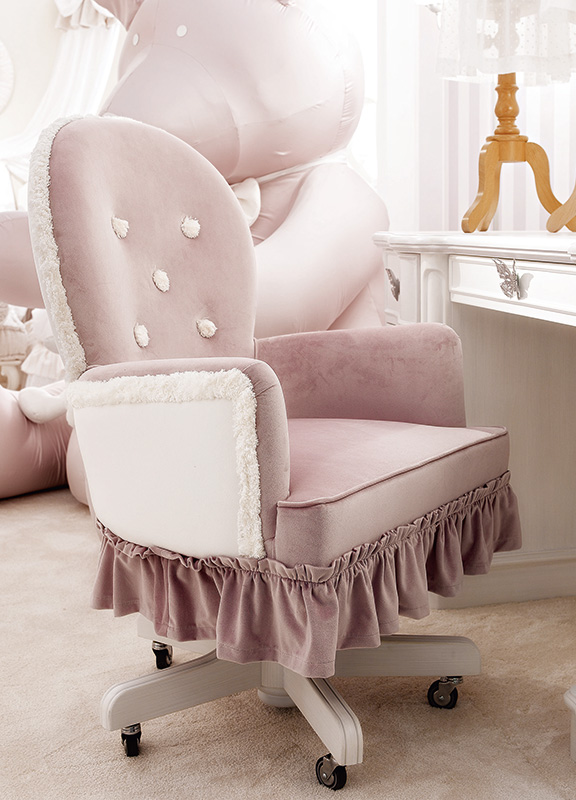 <strong>1049</strong> Debby swivel armchair with marabou edging and tufts
L. 62 x P. 74 x H.103 min/110 max cm