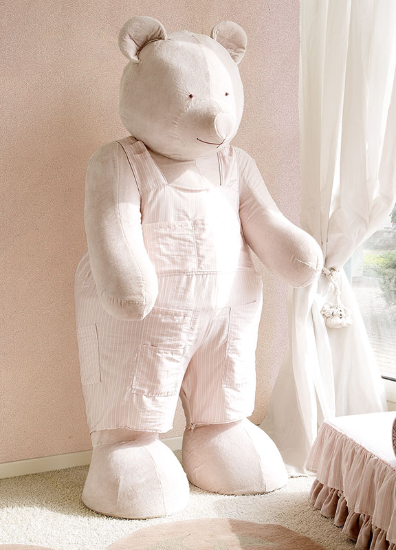 <strong>7025</strong> standing giant teddy bear with dress
L. 88 x P. 73 x H.180 cm