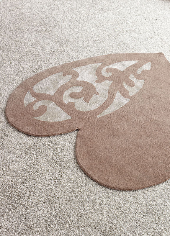 <strong>IL05</strong> small heart rug, pink
140 x 140 cm