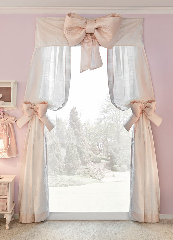 <strong>TL06</strong> curtain with bow valance L. 140 x h. 270 cm 
